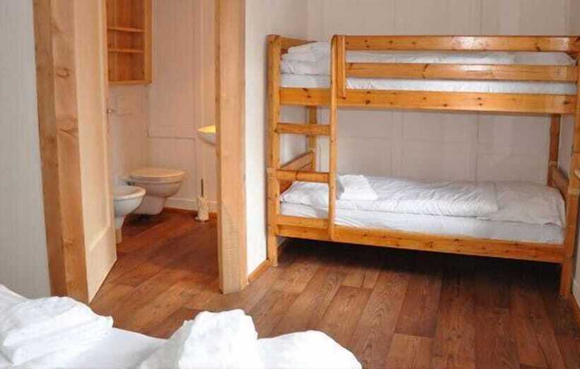 هتل Chalet Speciale Hostel