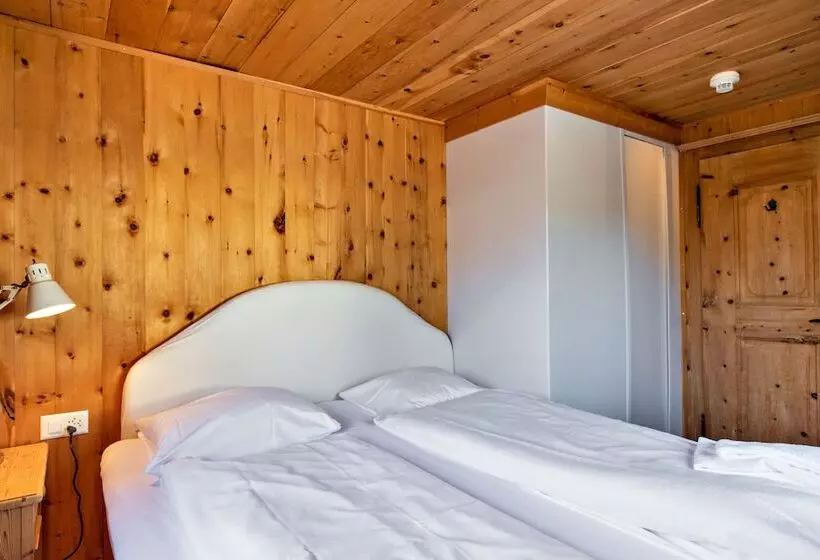 Hôtel Chalet Speciale   Hostel