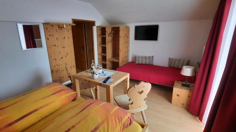 酒店 Garni Alpenrose   Grusaida