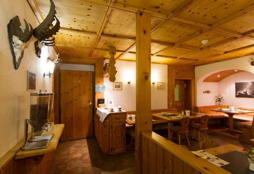 酒店 Garni Alpenrose   Grusaida