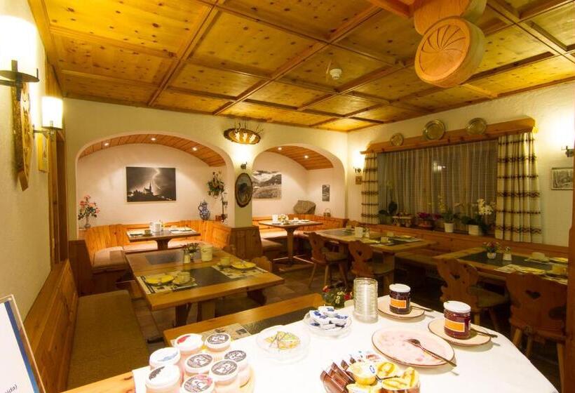 酒店 Garni Alpenrose   Grusaida