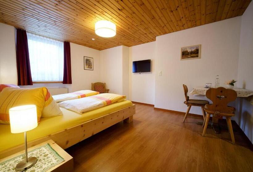 酒店 Garni Alpenrose   Grusaida