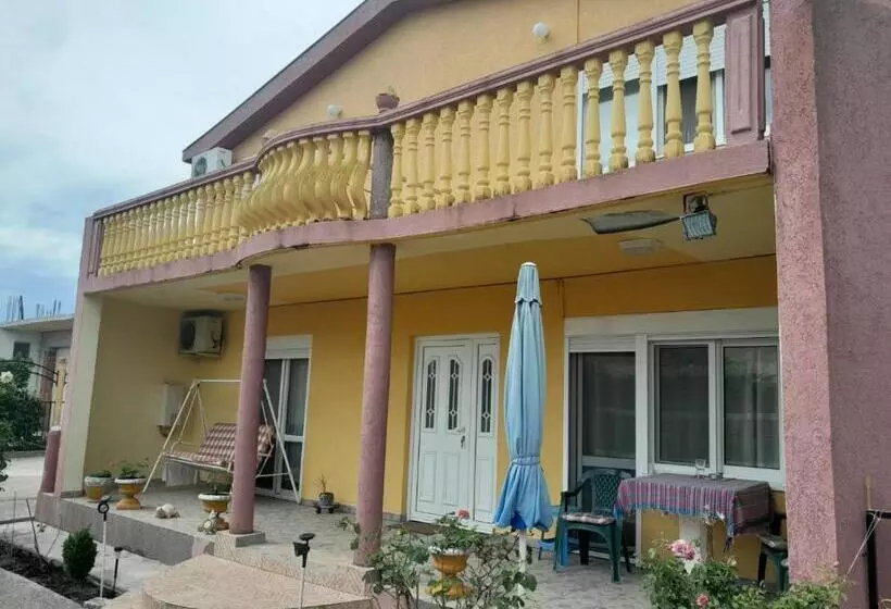 پانسیون Guest House Oroshi
