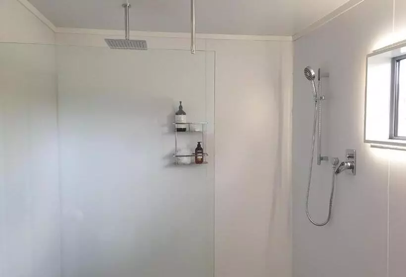 Majatalo Shargmor Stable