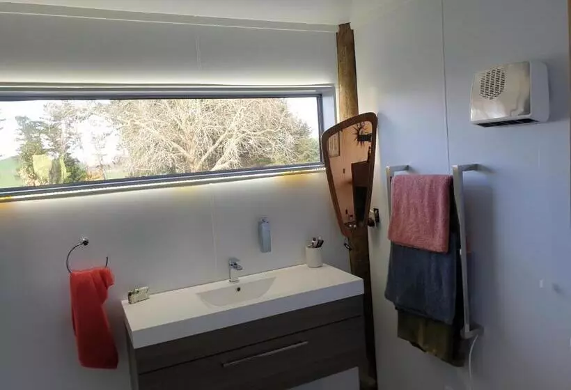 Majatalo Shargmor Stable