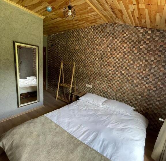 リゾートホテル Bizim O Ra Küme Evleri & Bungalov