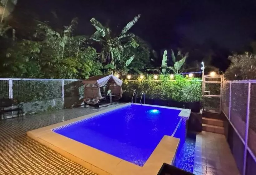 Resort Cd Natureview