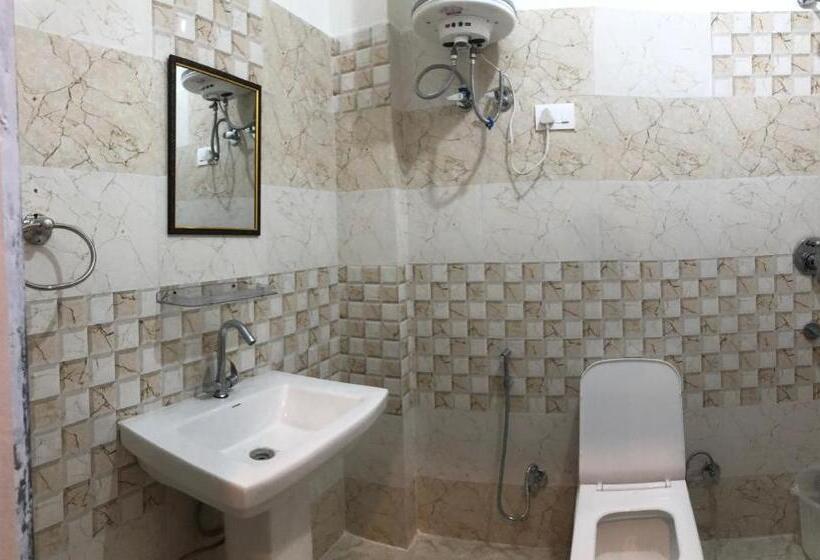 בית מלון כפרי Kheer Bhawani Villa