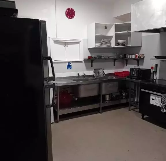 تختخواب و صبحانه Double Rooms Free Street Parking Near Lfc