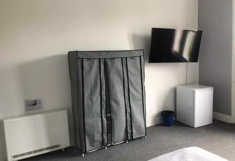 تختخواب و صبحانه Double Rooms Free Street Parking Near Lfc