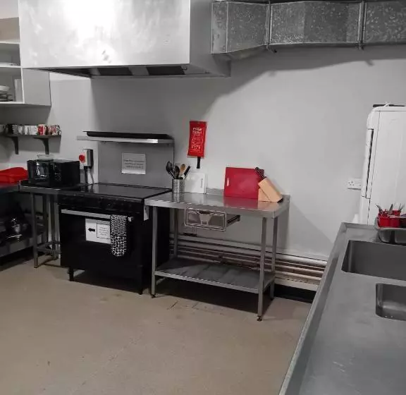 تختخواب و صبحانه Double Rooms Free Street Parking Near Lfc