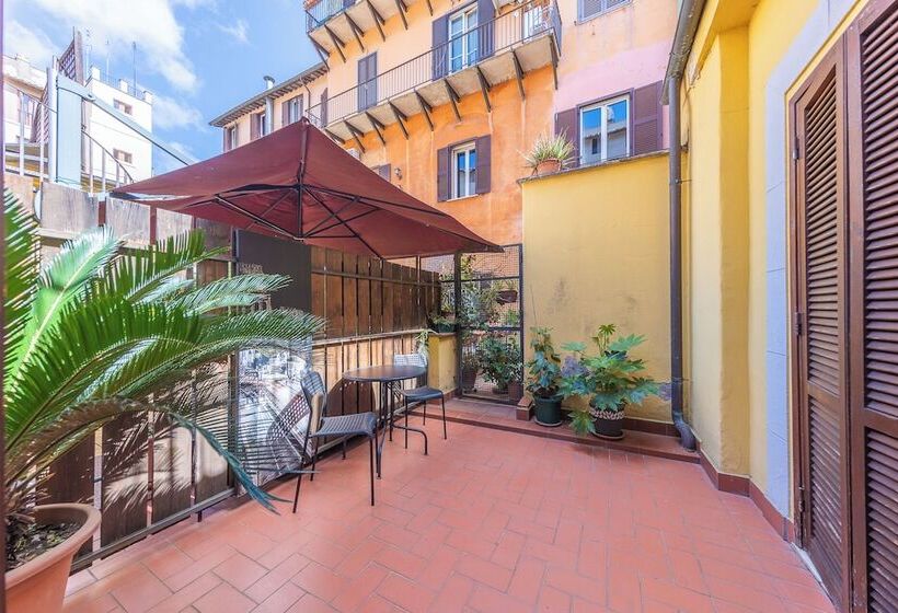 پانسیون Room In B&b   Camera Doppia In History House