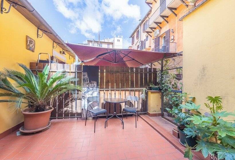 پانسیون Room In B&b   Camera Doppia In History House