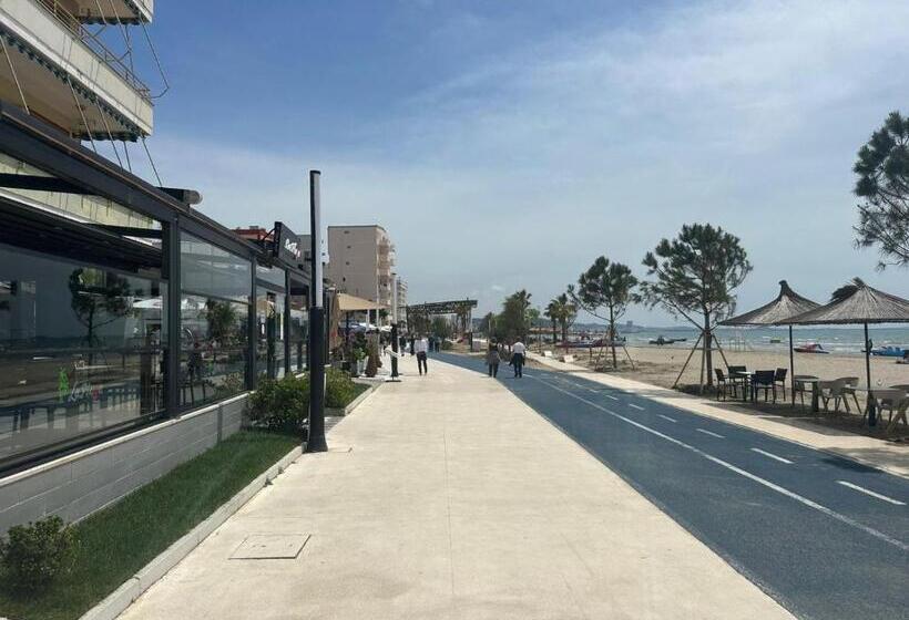 پانسیون Vacation House Villa Roni