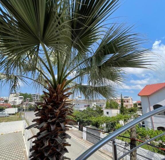 پانسیون Vacation House Villa Roni