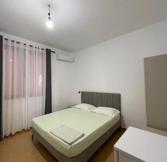 پانسیون Vacation House Villa Roni