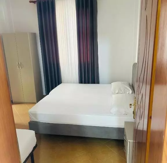 پانسیون Vacation House Villa Roni