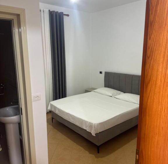 پانسیون Vacation House Villa Roni