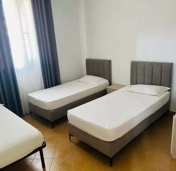 پانسیون Vacation House Villa Roni