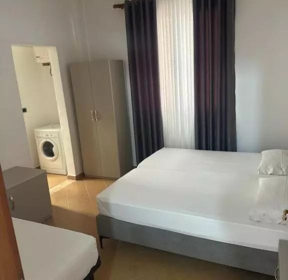 پانسیون Vacation House Villa Roni