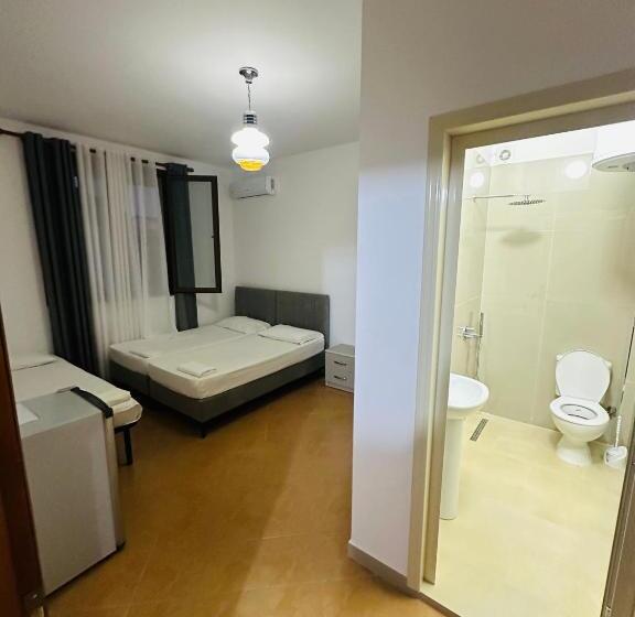 پانسیون Vacation House Villa Roni