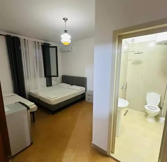 پانسیون Vacation House Villa Roni