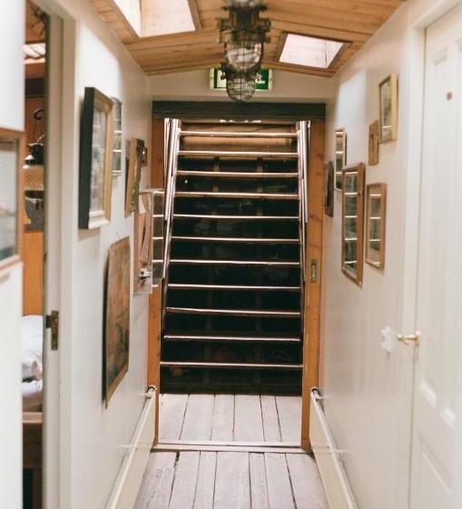 住宿加早餐  Boat  Opoe Sientje