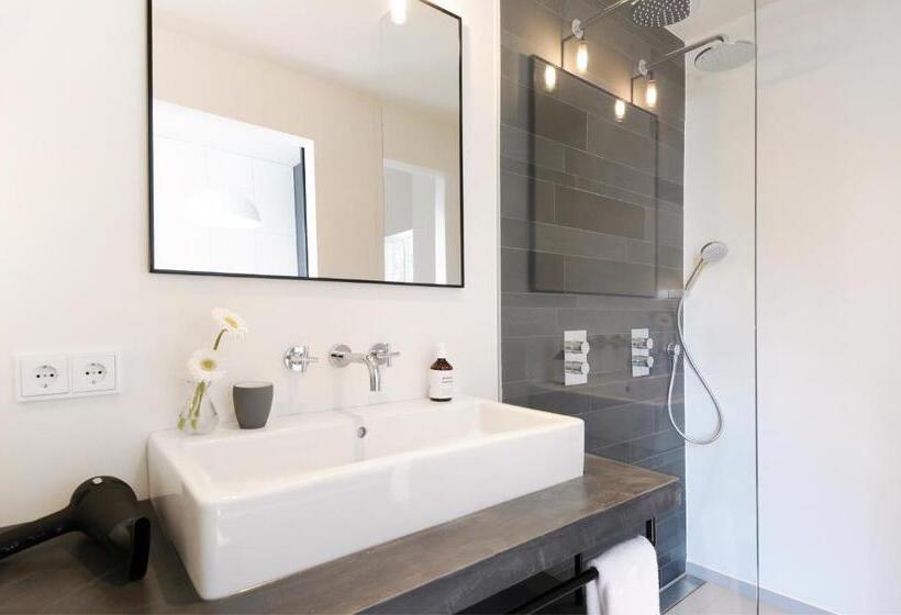 Het Raadhuys Design B&b