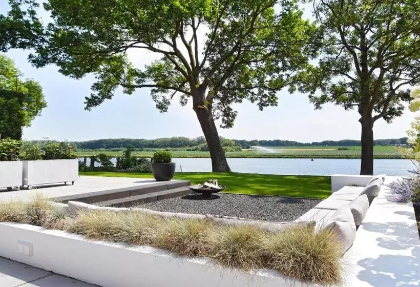 Het Raadhuys   Design B&b