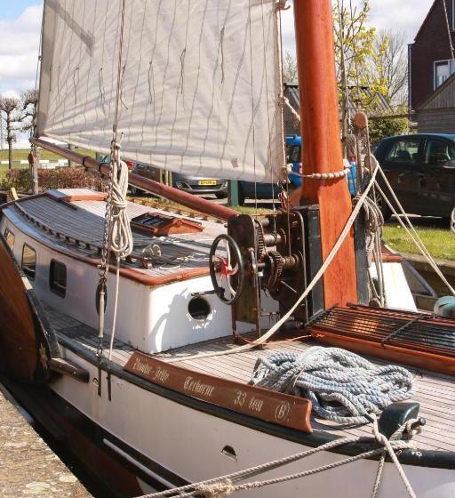 Отель De Stadsboerderij