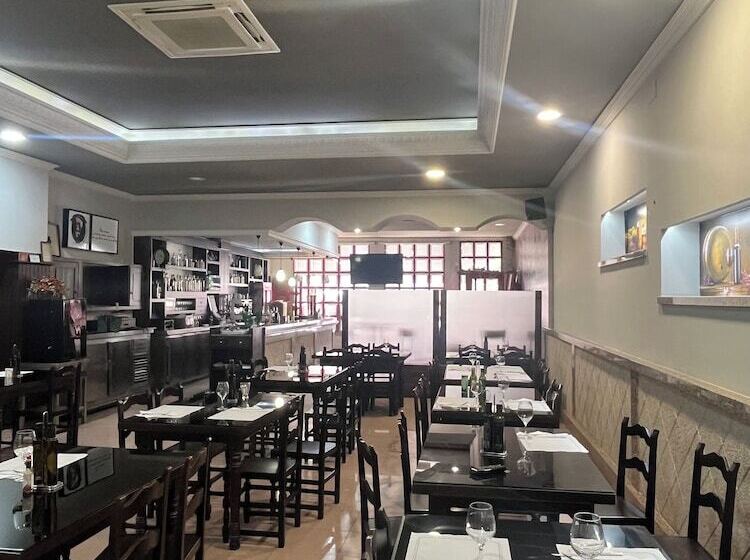 فندق Hostal Restaurante San Roque