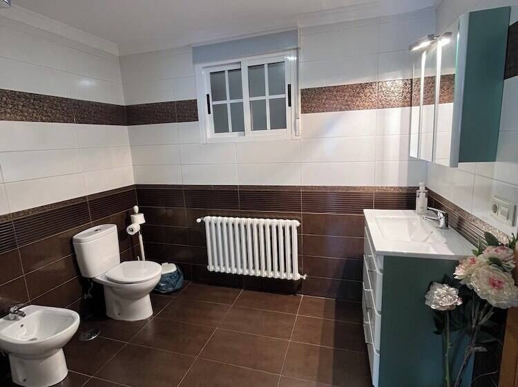 فندق Hostal Restaurante San Roque