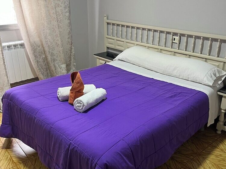 فندق Hostal Restaurante San Roque