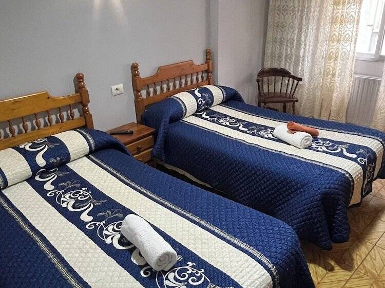 فندق Hostal Restaurante San Roque