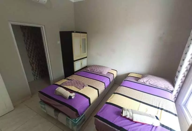 ホテル Oyo 93932 Paviliun Dr Edison