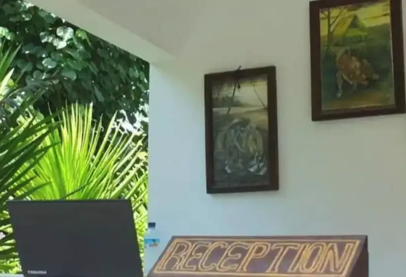 ホテル Oyo 93932 Paviliun Dr Edison