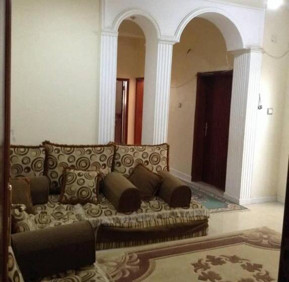 پانسیون Samira House