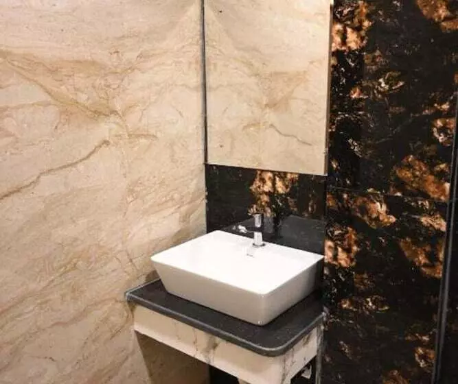 Fabhotel Granotel