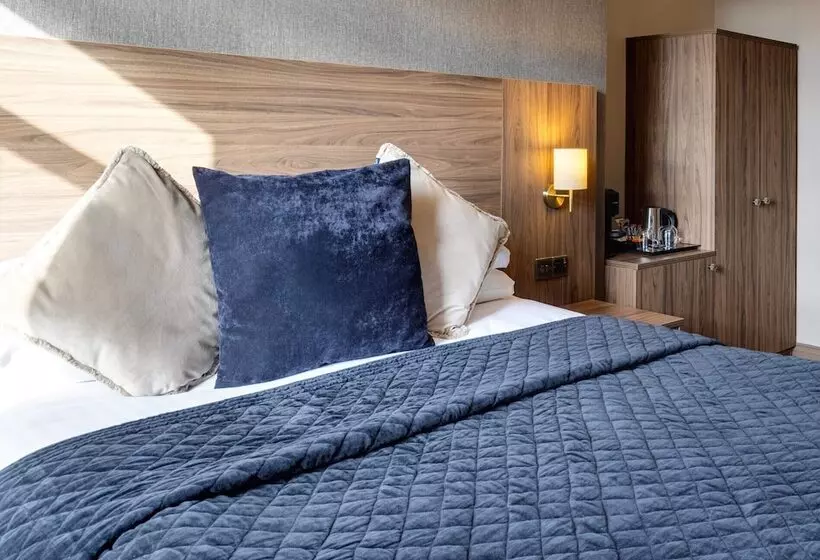 Hotelli The Seven Chester