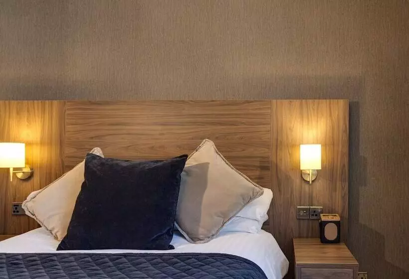 Hotelli The Seven Chester