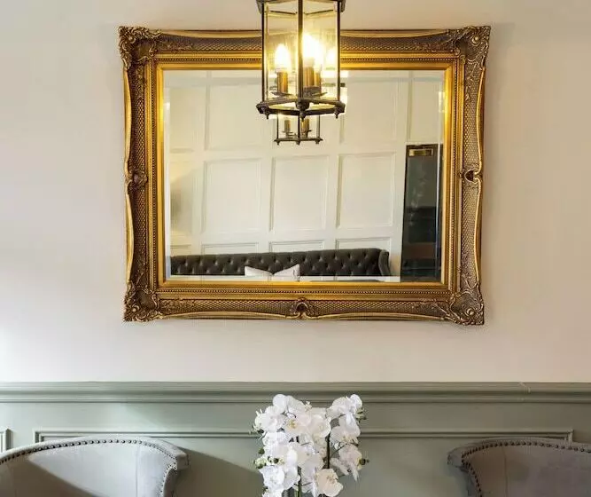 Hotelli The Seven Chester