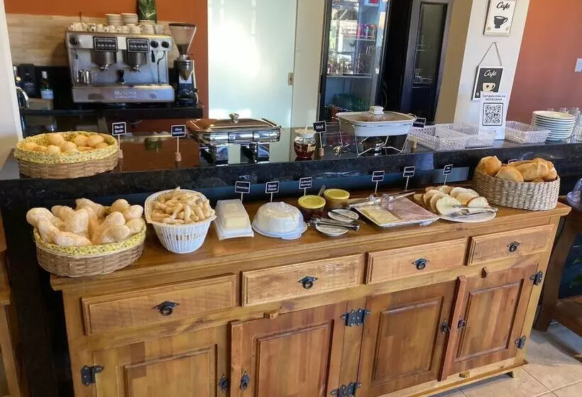 Hotelli Pousada Apear