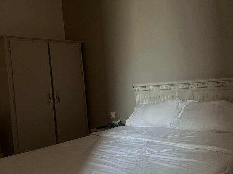 בית מלון כפרי Transatlantique Tunis