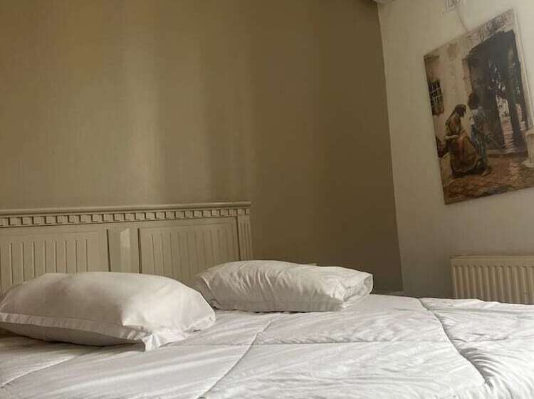 בית מלון כפרי Transatlantique Tunis