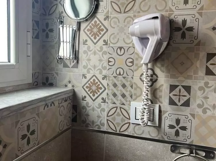 هتل Transatlantique Tunis