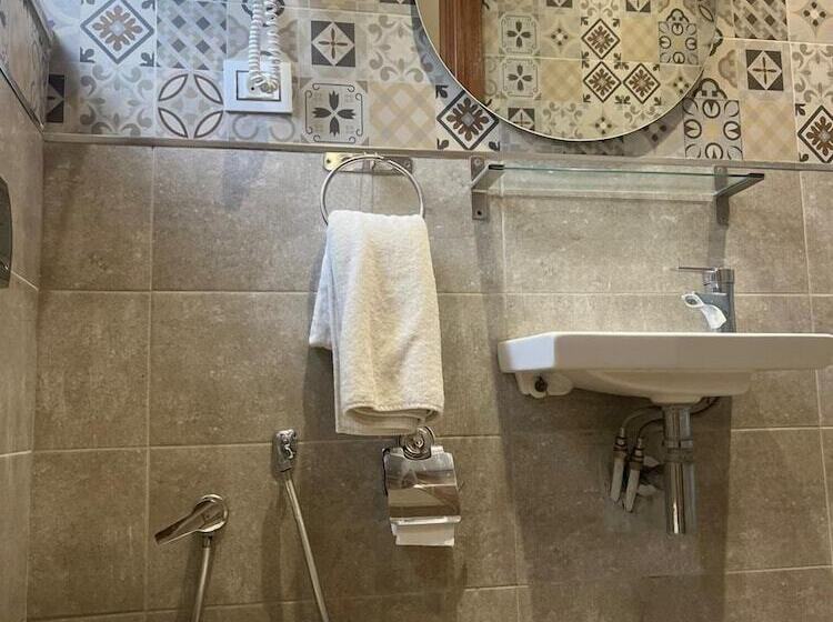 בית מלון כפרי Transatlantique Tunis