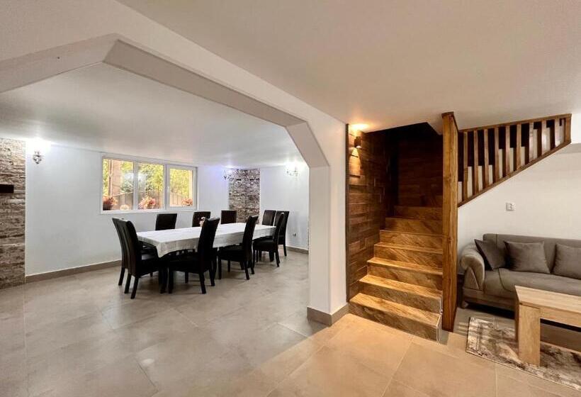 پانسیون Casa Coltea