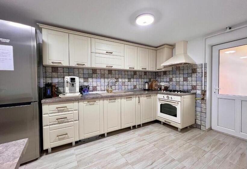 پانسیون Casa Coltea