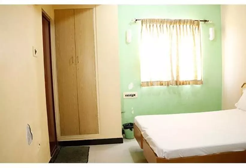 ホテル Sivabhagya Annexe