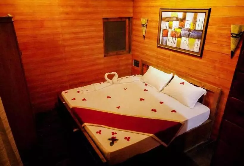 Hotelli Mannath Private Pool Villas At Vellarimala